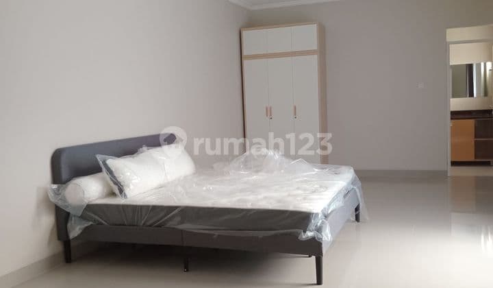 Cool and nice house for rent in Lippo Cikarang, ready to live in. Affordable price