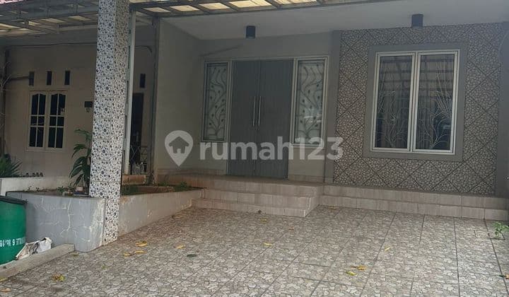 Cool and nice house for sale in Lippo Cikarang, ready to live in. Good price