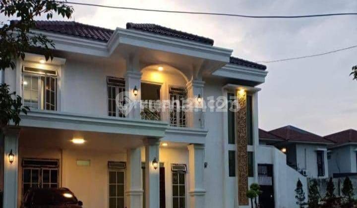 Cool and nice house in Lippo Cikarang, ready to live in. Good price