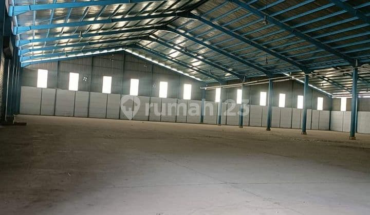 Cool and nice warehouse or factory in Lippo Cikarang in the Lippo Cikarang Industrial Area.