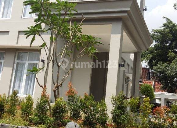 Cool Luxurious Good house for sale in the Lippo Cikarang area, 2nd floor, ready to move in.