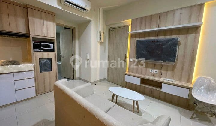 Beautiful, Luxurious, and Well-Designed Apartment in OC with 2 Bedrooms, New in Lippo Cikarang