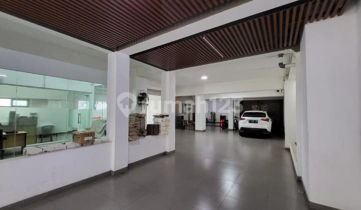 Disewa Rumah Mewah Hoek BGM PIK Luas 21 x 30 Full Furnished