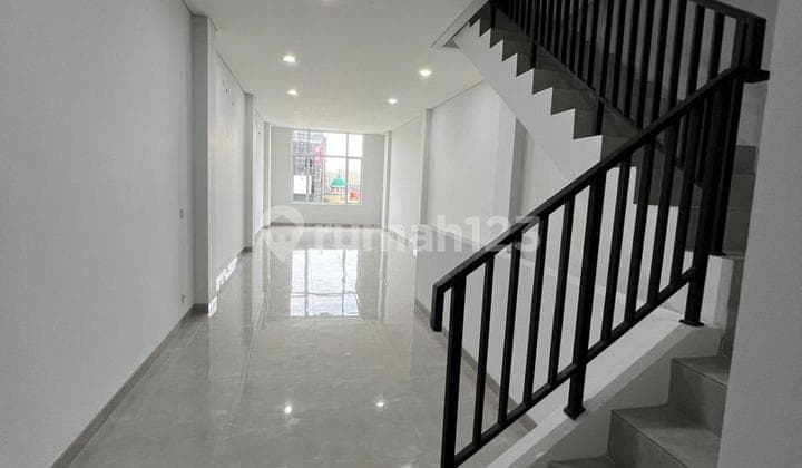 DISEWA Ruko Pluit Selatan Brand New 5 Lantai Luas 120 m2