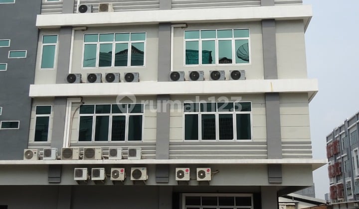 DIJUAL Ruko Gandeng Toho PIK Luas 122 m2 Semi Furnished