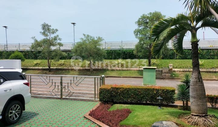 DIJUAL Rumah Hoek Pantai Mutiara Luas 812 m2 Ruang Karaoke