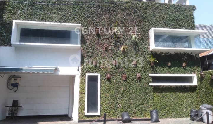 Dijual Kantor 4 Lantai Siap Pakai Lokasi Elite Menteng