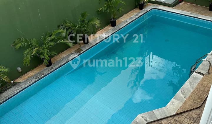 Dekat Senayan Rumah Siap Huni Dengan Pool Di Permata Hijau