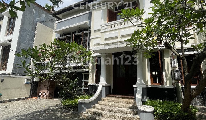 Penginapan Eksklusif 4 Unit Dijual di Area Menteng