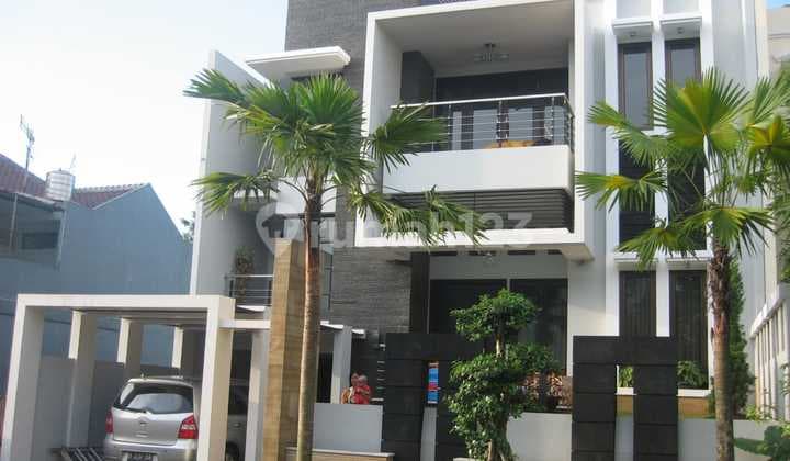 Jual Rumah Mewah 2 1/2 Lantai Di Perumahan Elite Raffles Hills