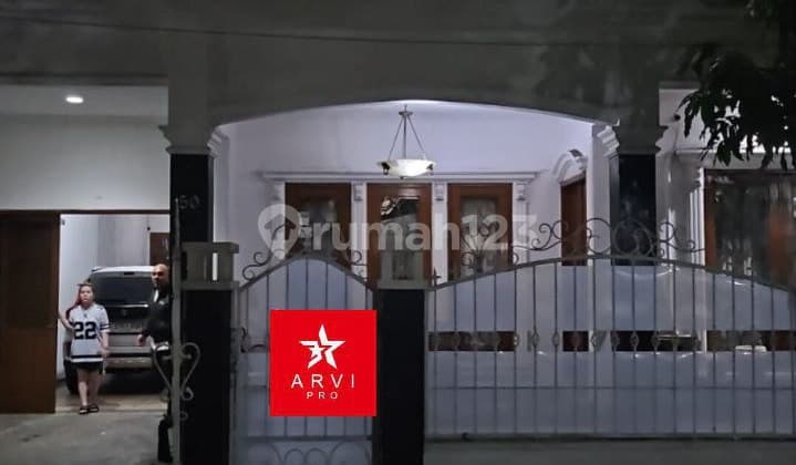 Luxury House in Rawamangun, East Jakarta