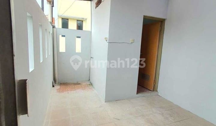 For Rent 2-Story House in Al Jatiwaringin Complex, Pondok Gede, Bekasi