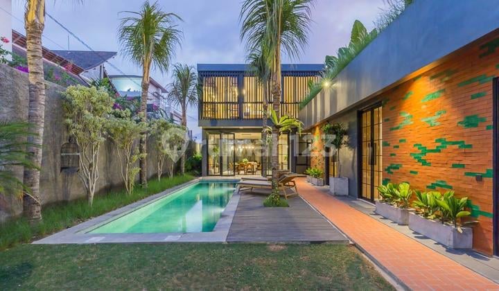 3-Bedroom Villa Fully Furnished Near Pecatu Indah Resort