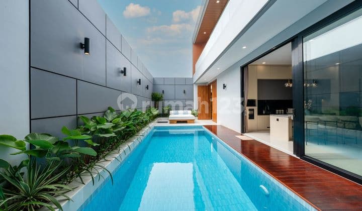 Luxurious Modern Villa In Berawa - Canggu