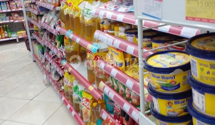 Ruang Usaha Alfamidi Di manado Wenang sulawesi utara