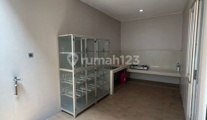 Nice and Tidy House in Modernland Tangerang