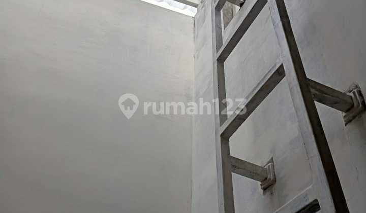 Rumah Siap Huni 2 Lantai di Modernland