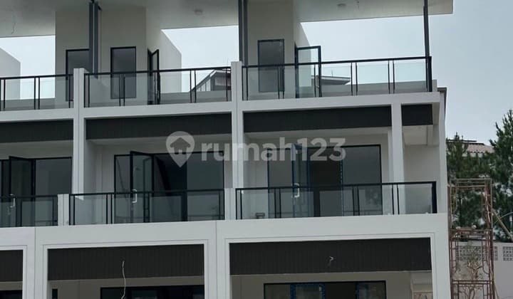 Disewakan Ruko Hook Sorrento Grande Gading Serpong - 2.5 Lantai