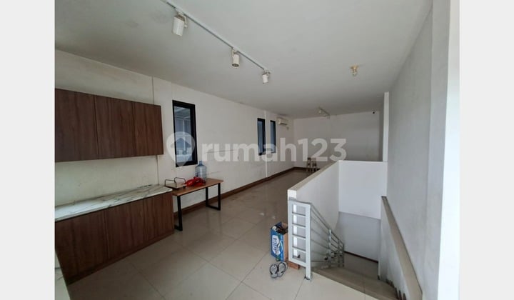 Disewa Ruko Dekat Apartemen Greenbay Uk 8x25 Ada Lift 3,5 lantai