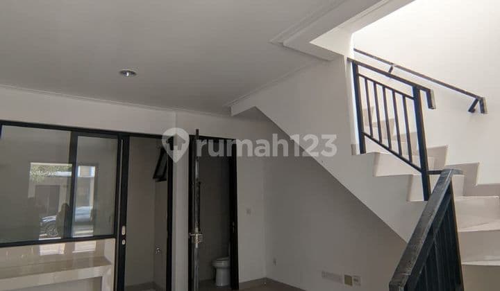 translation: For Rent Very Cheap Millennial House Pik 2 Size 4.5X10 3Ac Ready