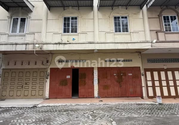 Dijual Murah Townhouse Gandeng 3,5 Tingkat Dalam Komplek