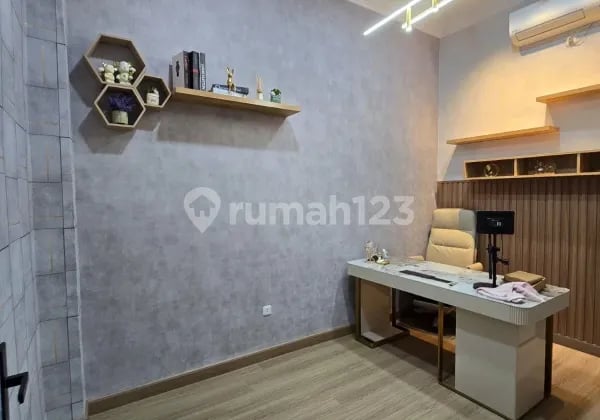 Disewakan Rumah Kantor di Krakatau Interior Cakep