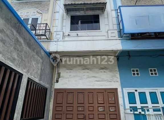 Disewakan Ruko 3 Lantai Sertifikat Hak Milik