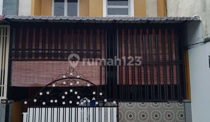 Dijual Rumah Cantik 2,5 Tingkat Dalam Komplek