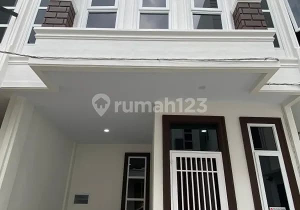 Dijual Rumah Cantik Semi Furnish dalam komplek daerah Pancing