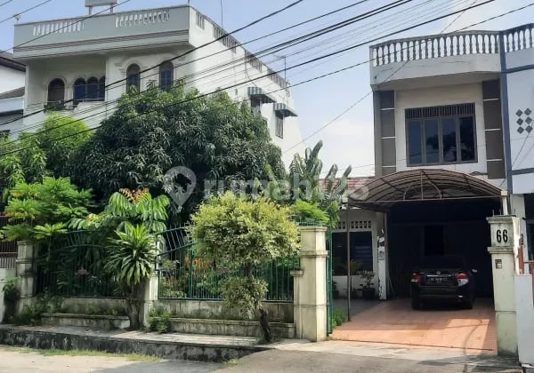 Dijual Rumah Luas di jalan Bambu Krakatau
