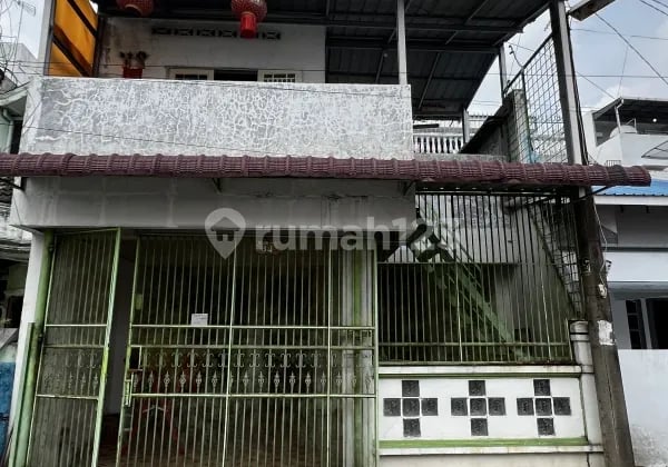 Dijual Rumah 1,5 Lantai di Katamso Saedah