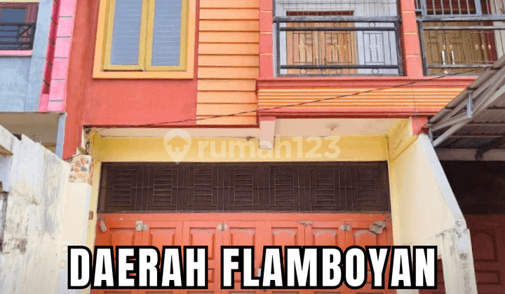 Miliki hunian sekaligus tempat usaha di Flamboyan Raya