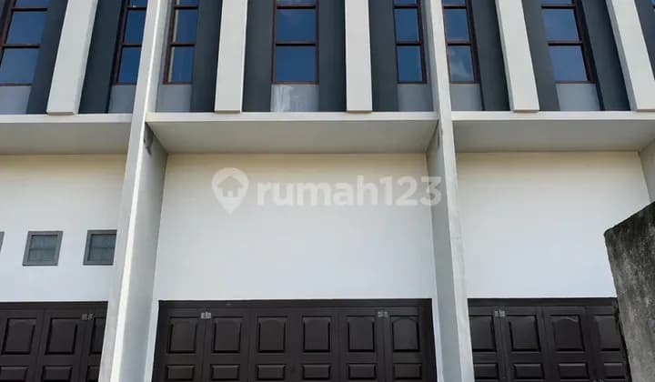 Cheap Commercial Shop for Sale 4x17 Only Around 500 Million in Krakatau