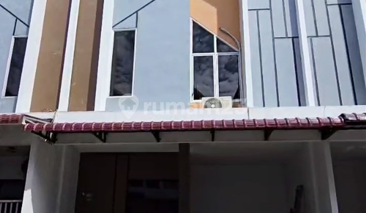 For Sale Beautiful Semi-furnished House in SM Raja Area