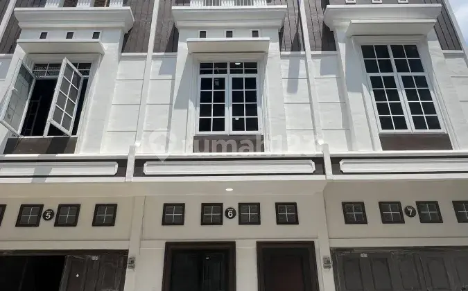 Dijual Rumah Baru Semi Furnish Dalam Komplek di Krakatau