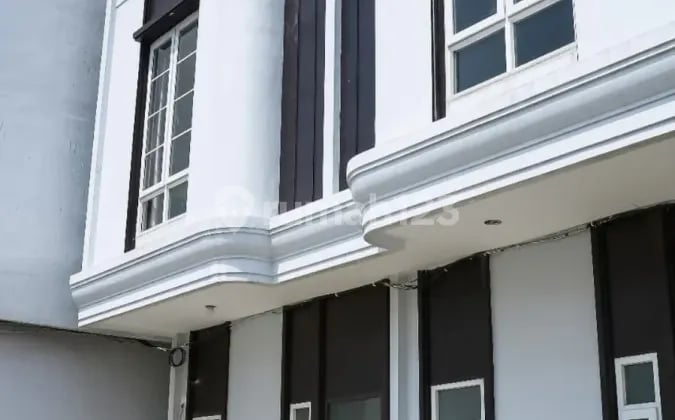 Rumah Komplek Baru Full Furnish Mewah Daerah Aksara