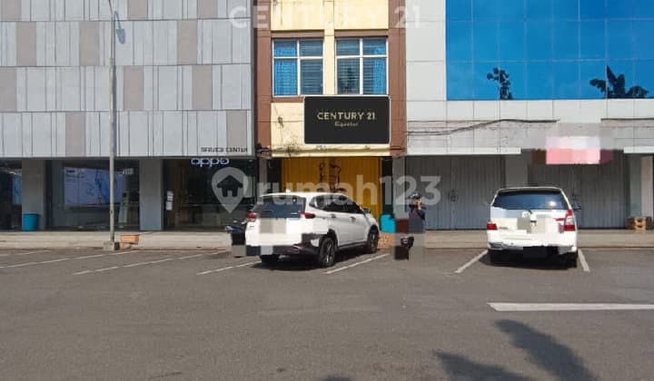 Ruko Di Kawasan Perdagangan Megamall Pontianak