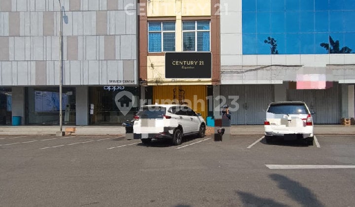 Ruko Di Kawasan Perdagangan Megamall Pontianak