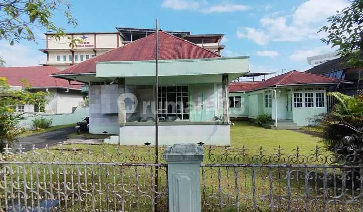 Hunian Langka Arsitektur Klasik Lahan Luas & Strategis Jl. Tamar
