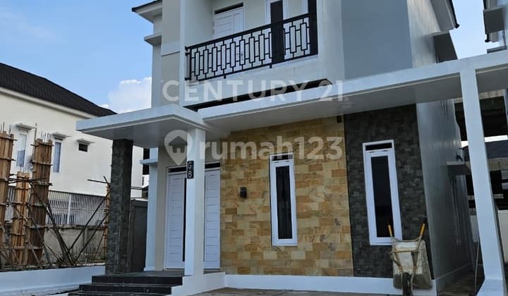 Luxury House on Aloevera Street, Strategically Located Near Campus and Mall