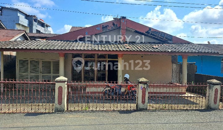 House with Large Land in Swakarya 2 Alley, Pontianak