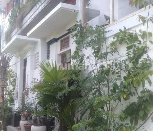 Disewakan Rumah 2 Floor Full Furnished ..