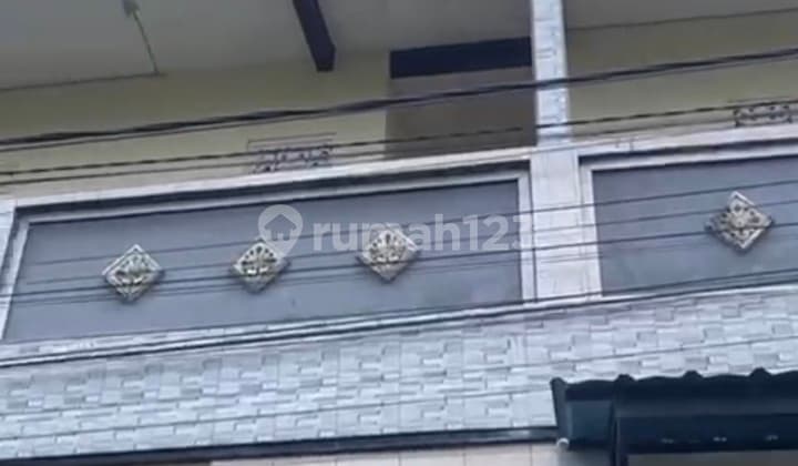 Dijual Kos-kosan 2 Lantai.9 Kamar Di Abian Base