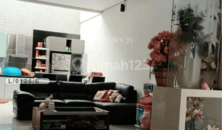 Dijual Rumah 2 Lantai Full Furnished di Singgasana Bandung