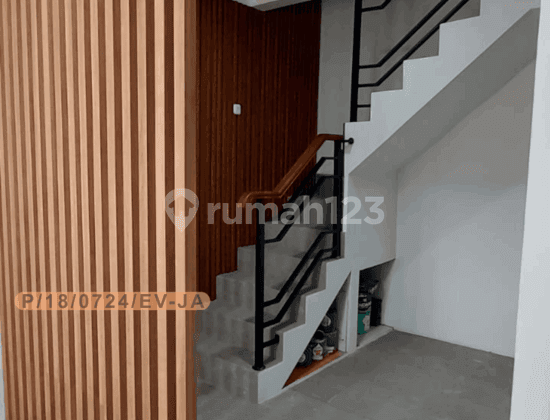 Minimalist House In The New Parahyangan City