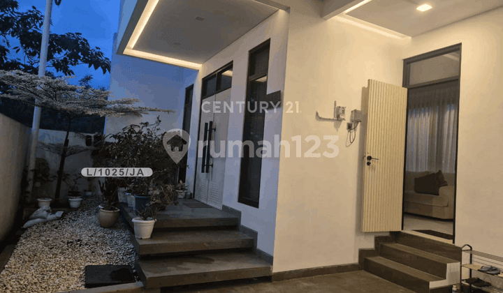 Rumah 3 Lantai Siap Huni Nyaman Di Setra Regency Polban Bandung