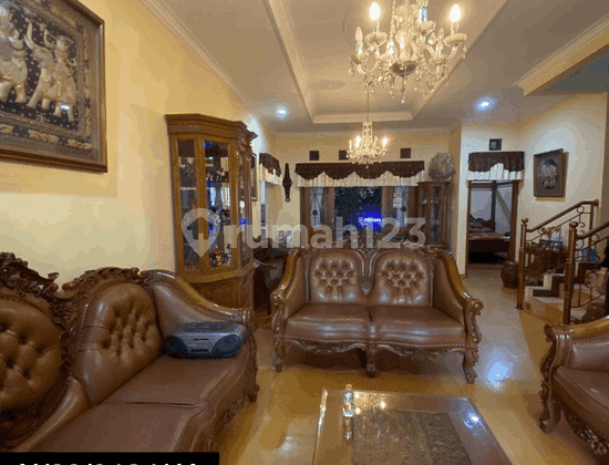 Semi-Furnished House on Denki Mochammad Toha Street