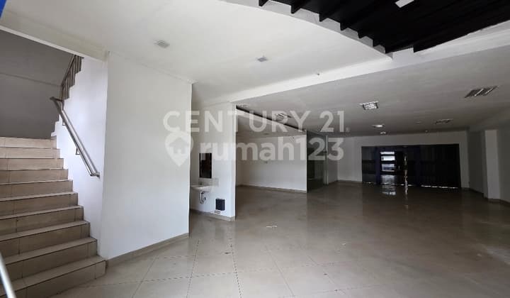 Gedung Mainroad Soetta Cocok Untuk Bank, Kantor, Kampus, Dsb.
