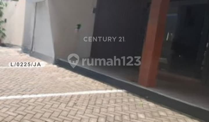 Commercial Space Strategic Location Certificate of Ownership on Lodaya Street, Bandung City