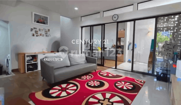 Rumah Mewah dan Nyaman di Cluster Flora Summarecon Bandung